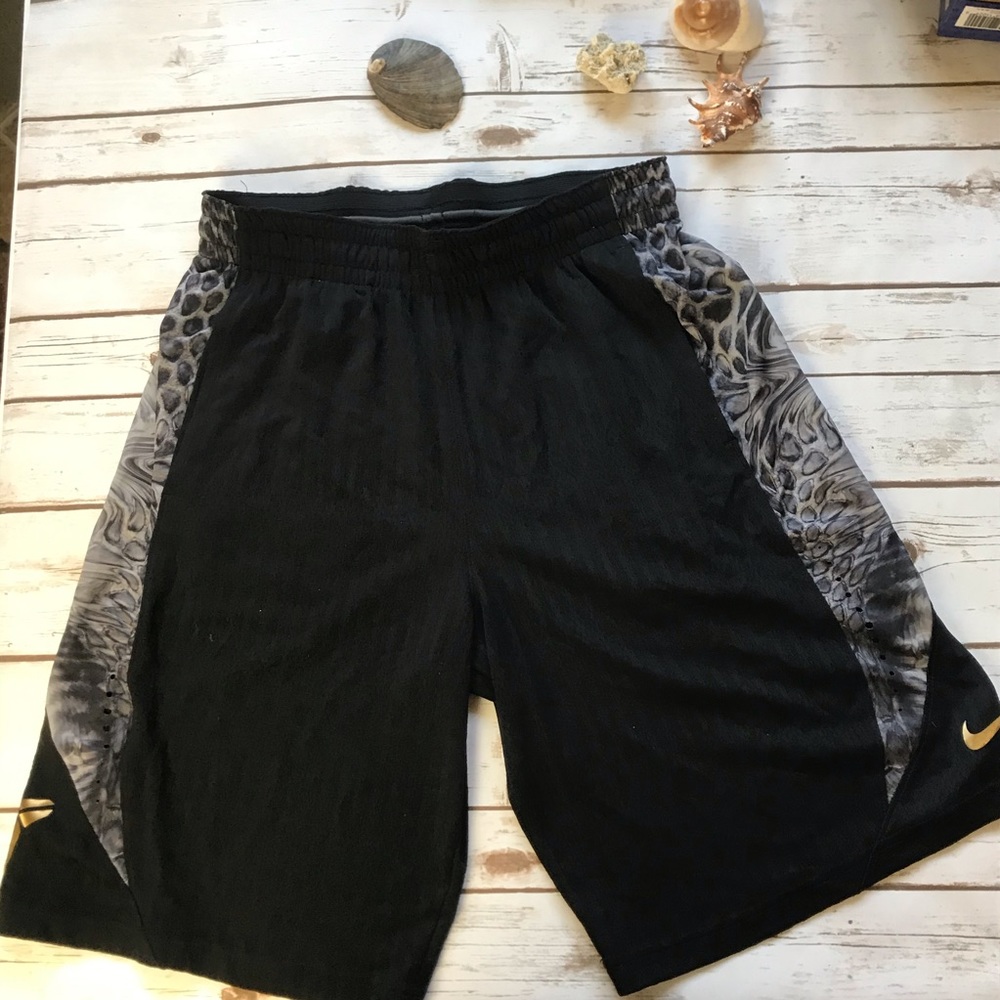 Kobe Bryant Nike Dri Fit Basketball Shorts Medium